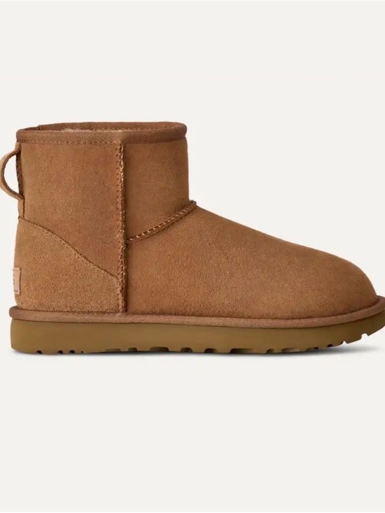 UGG Shoes - Women's UGG Mini Boot in Chestnut Brown size 7